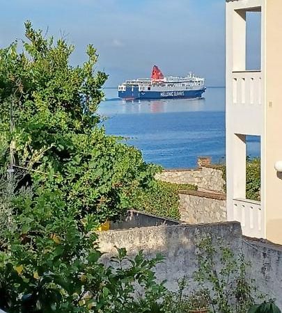 Seaview Luxury Apartment Mytilene ภายนอก รูปภาพ