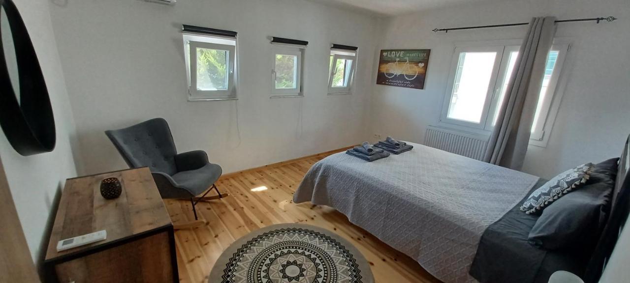 Seaview Luxury Apartment Mytilene ภายนอก รูปภาพ