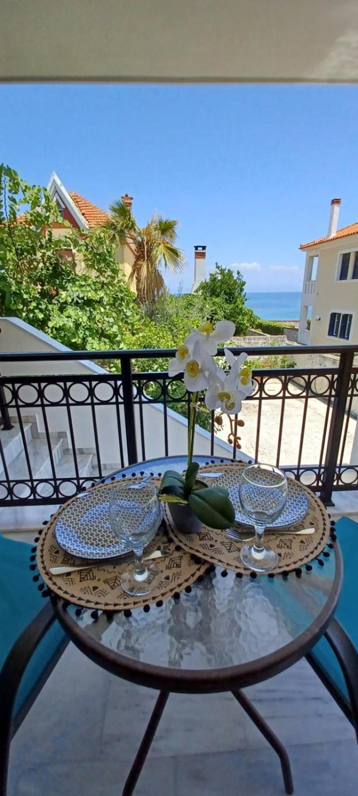 Seaview Luxury Apartment Mytilene ภายนอก รูปภาพ