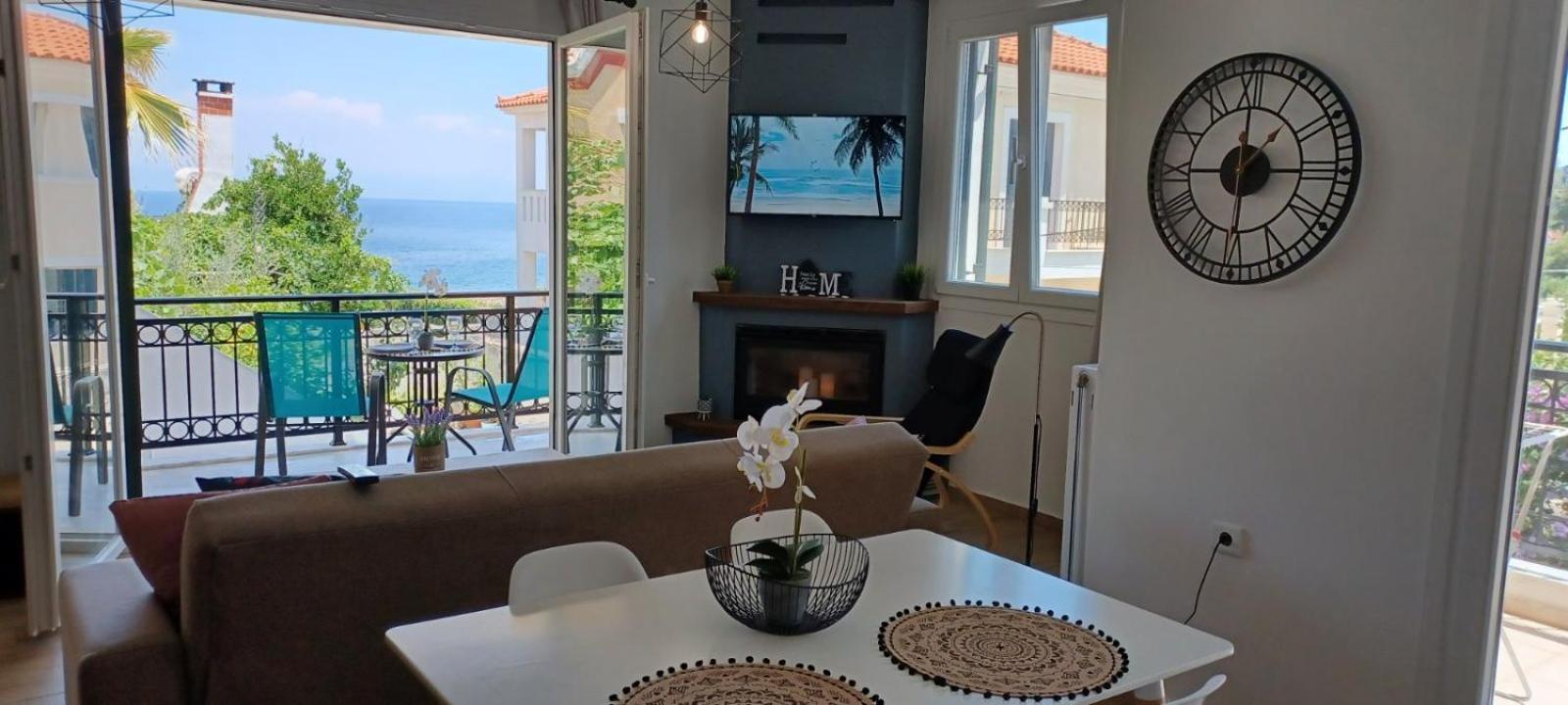 Seaview Luxury Apartment Mytilene ภายนอก รูปภาพ